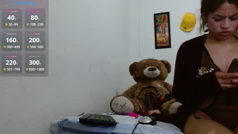 Snapshot of pink_love_25 chatting on March 6, 7:21 pm pink_love_25 online show from March 6, 7:21 pm