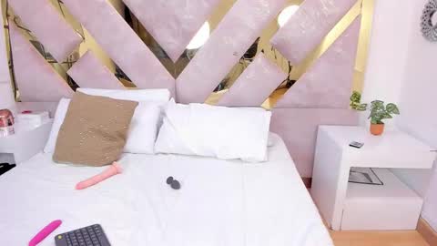 Pink Soul  online show from November 14, 11:38 pm