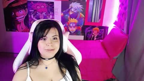pink_yuii online show from May 9, 10:56 pm