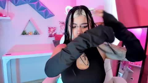 PINKK online show from October 29, 3:04 pm