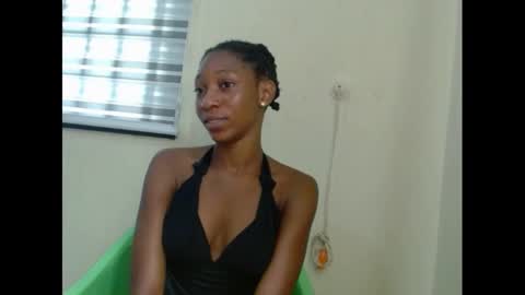 Snapshot of pinknjuicyx chatting on December 5, 8:55 am pinknjuicyx online show from December 5, 8:55 am