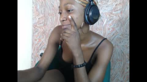 Snapshot of pinknjuicyx chatting on December 17, 10:23 am pinknjuicyx online show from December 17, 10:23 am