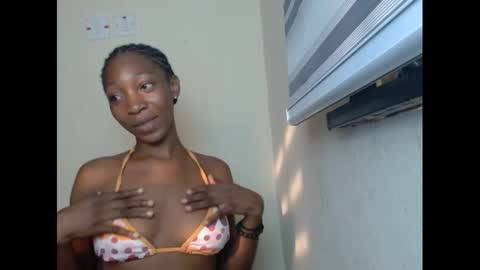 Snapshot of pinknjuicyx chatting on December 9, 7:06 am pinknjuicyx online show from December 9, 7:06 am