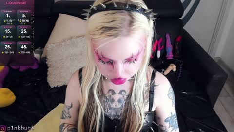 Snapshot of pinkslobber chatting on February 1, 10:23 pm Helen Goat online show from February 1, 10:23 pm