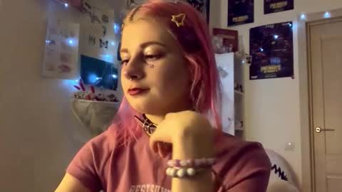 Sara online show from September 23, 7:01 pm