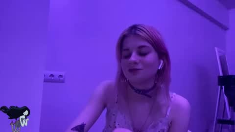 Sara online show from October 29, 9:28 pm