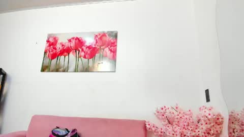 pinky_f00x online show from June 2, 7:37 pm