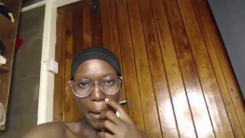 pinky_lips1 online show from April 25, 7:22 pm