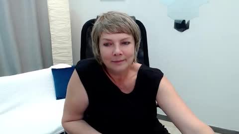 Snapshot of pion_s chatting on September 22, 10:24 am Bella online show from September 22, 10:24 am