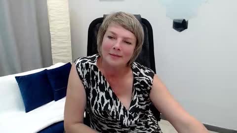 Snapshot of pion_s chatting on September 23, 10:35 am Bella online show from September 23, 10:35 am