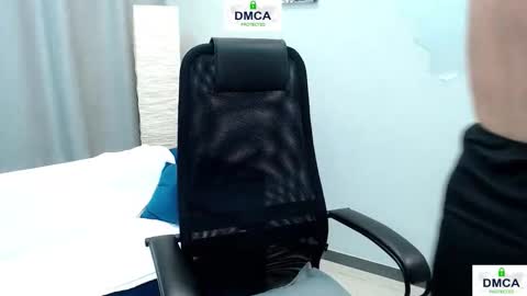 Snapshot of pion_s chatting on October 8, 9:35 am Bella online show from October 8, 9:35 am