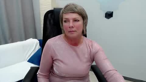 Snapshot of pion_s chatting on September 24, 10:36 am Bella online show from September 24, 10:36 am