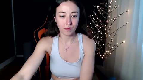 piscesgirl06 online show from December 11, 6:36 am
