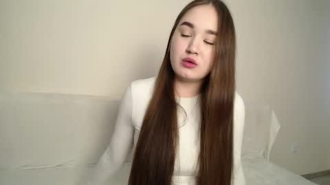 Lily online show from May 1, 1:03 pm