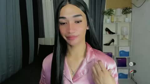 pixiedoll_ online show from February 21, 7:42 am