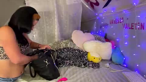 PixieLuxXx online show from May 23, 3:54 pm