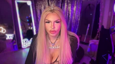 Snapshot of plasticfuckdoll chatting on January 18, 2:03 am Dumb bimbo fuck doll online show from January 18, 2:03 am