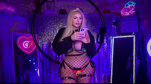 Snapshot of plasticfuckdoll chatting on February 16, 3:15 am Dumb bimbo fuck doll online show from February 16, 3:15 am