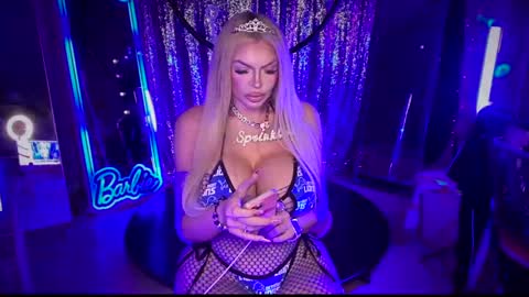 Snapshot of plasticfuckdoll chatting on January 19, 1:21 am Dumb bimbo fuck doll online show from January 19, 1:21 am