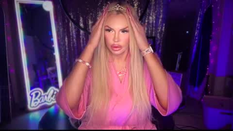 Snapshot of plasticfuckdoll chatting on January 24, 1:35 am Dumb bimbo fuck doll online show from January 24, 1:35 am