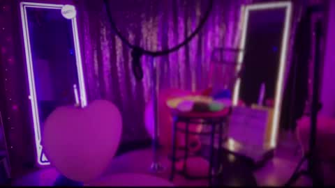 Snapshot of plasticfuckdoll chatting on January 25, 8:10 am Dumb bimbo fuck doll online show from January 25, 8:10 am
