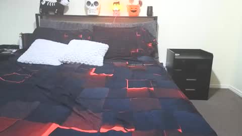 playfulcurvymilf online show from October 31, 11:58 am