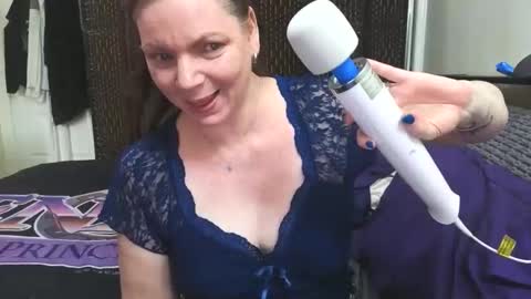 playfulcurvymilf online show from September 16, 1:13 am