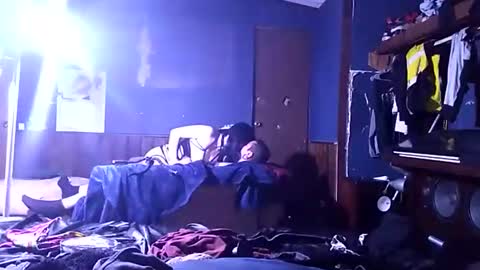 playwithstrayy online show from January 13, 1:00 am