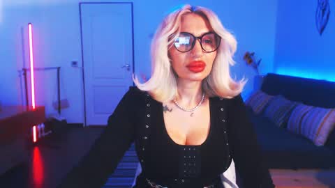 Victoria online show from December 31, 12:11 am