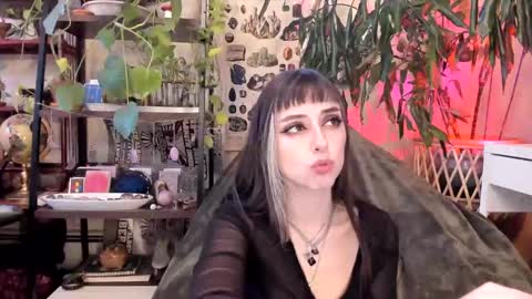 Goddess Pluto online show from December 7, 9:00 pm