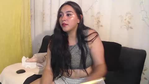 Lily online show from December 15, 2:48 pm