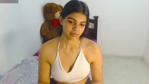 Snapshot of pocahontas_princess__ chatting on December 10, 9:43 pm Pocahontas online show from December 10, 9:43 pm
