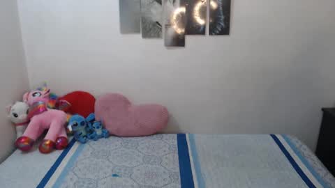 Snapshot of pocahontas_princess__ chatting on September 16, 2:36 pm Pocahontas online show from September 16, 2:36 pm