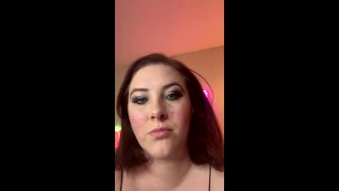 Snapshot of poisonedpeach chatting on December 3, 2:23 am Jenna online show from December 3, 2:23 am