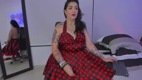 Snapshot of poisson_ivy_ chatting on February 12, 5:05 am poisson_ivy_ online show from February 12, 5:05 am