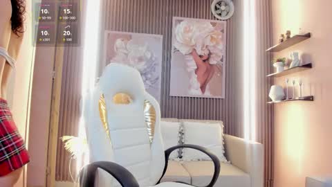 PAOLA or pola online show from September 19, 10:25 am