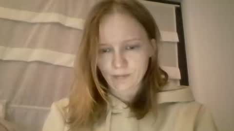 pola_sweet_girl online show from April 14, 9:26 pm