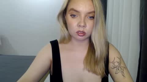Snapshot of polinajones chatting on January 22, 5:28 pm PolinaJones online show from January 22, 5:28 pm