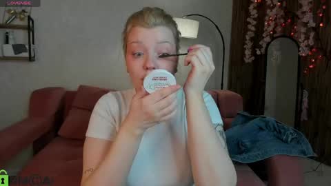 Polly online show from June 3, 1:07 am