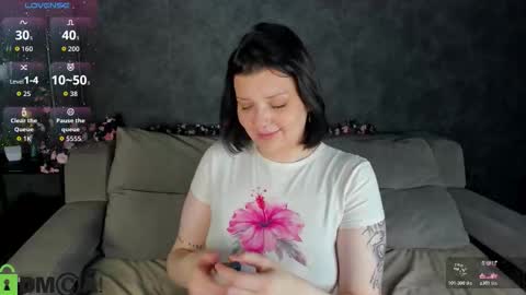 Snapshot of polly__mayer chatting on October 28, 1:44 am Polly online show from October 28, 1:44 am