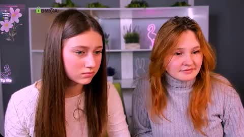 polly_cute1 online show from March 4, 8:15 pm