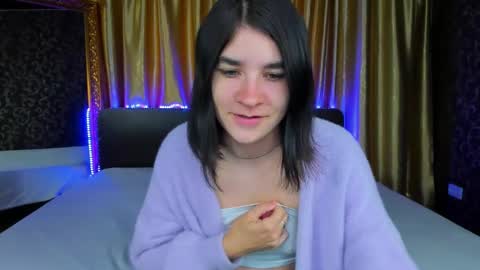 Snapshot of polly_love_ chatting on October 1, 6:18 am Polly online show from October 1, 6:18 am