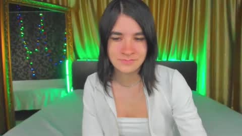 Snapshot of polly_love_ chatting on October 2, 6:29 am Polly online show from October 2, 6:29 am