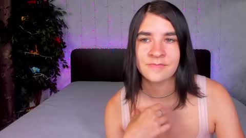 Snapshot of polly_love_ chatting on September 19, 6:12 am Polly online show from September 19, 6:12 am