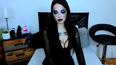 Polly online show from October 31, 9:41 pm