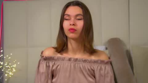 Polly online show from October 13, 6:54 pm