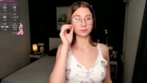 Snapshot of portia_bubbles chatting on October 20, 6:55 pm Elizabeth online show from October 20, 6:55 pm