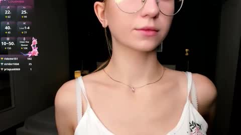 Snapshot of portia_bubbles chatting on October 9, 7:40 pm Elizabeth online show from October 9, 7:40 pm