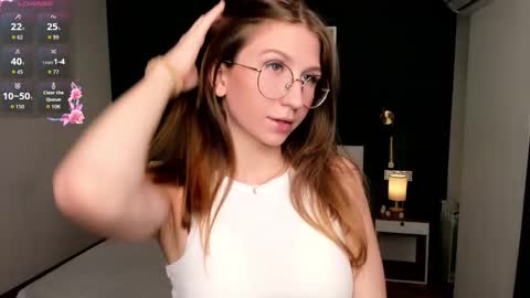 Snapshot of portia_bubbles chatting on September 23, 7:34 pm Elizabeth online show from September 23, 7:34 pm