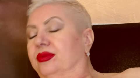 Snapshot of posh_lady chatting on October 7, 9:19 pm LADY POSH online show from October 7, 9:19 pm